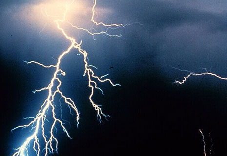 暴雨雷電來(lái)襲 安防監(jiān)控設(shè)備怎樣抵御？